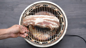 豚バラ肉を燻製